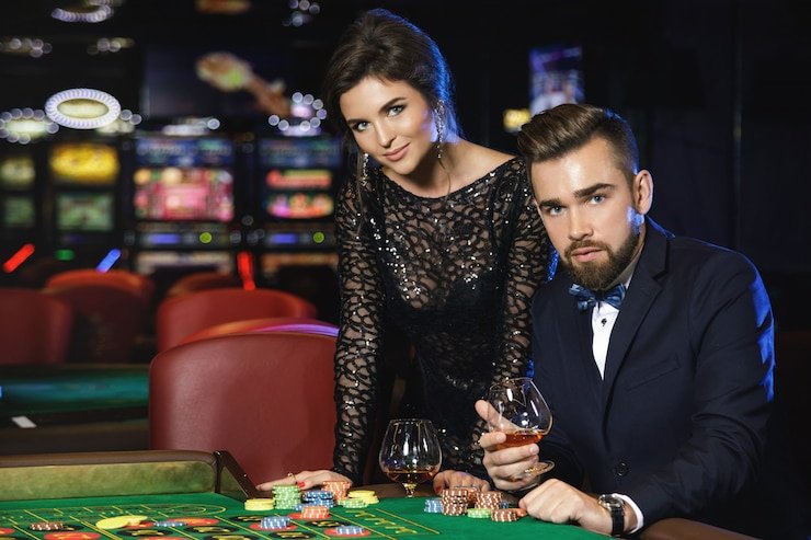 dinartoto app interface showing slot games and live casino options on mobile screen