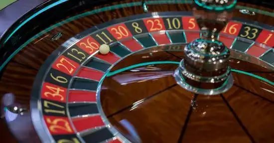 Bigger Bass Bonanza fishing-themed slot interface on dinartoto